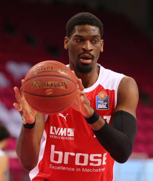 持着领先地 持着领先地