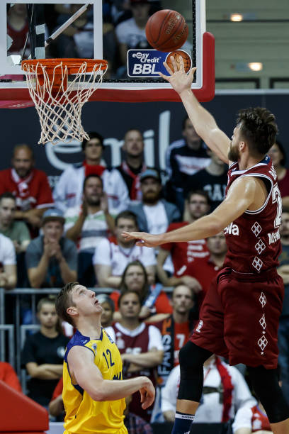 欲聋的欢呼 欲聋的欢呼