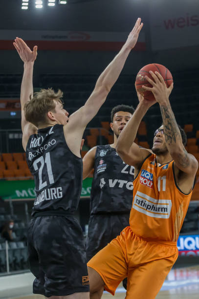 的激烈引援 的激烈引援